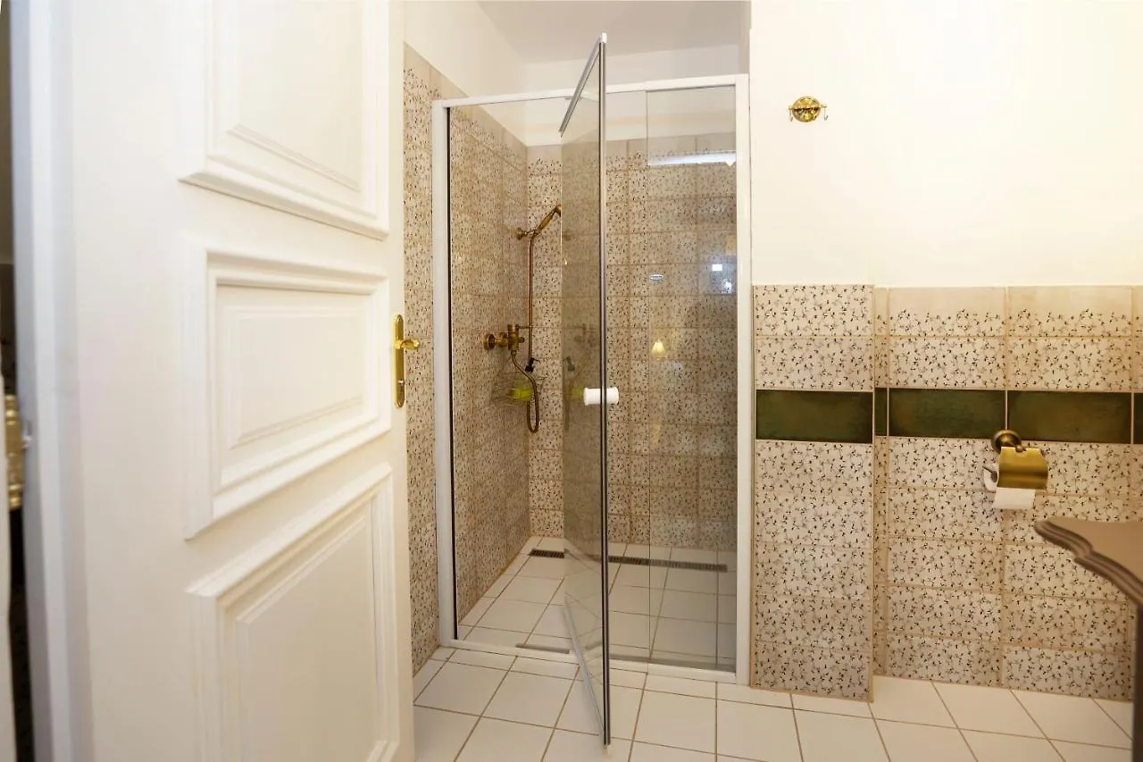 Bed & Breakfast Villabaroque_Eger Hungary